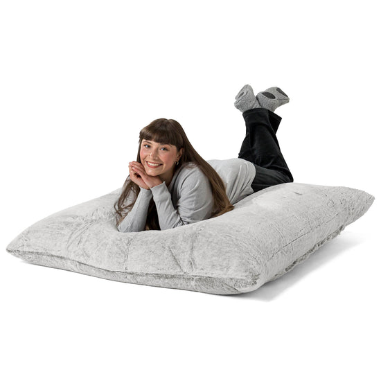 Puff Gigante Cama XL - Piel de Conejo Sintética Gris Claro 03