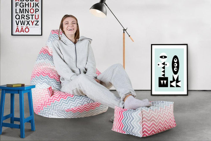 LOUNGE PUG - Escabel - Estampado Geométrico  Chevron Rosa